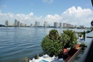 17878 N Bay Rd, Sunny Isles Beach, FL 33160, Sold 10/07/22