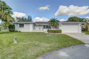 839 W Plantation Cir, Plantation, FL 33324, Sold 08/19/22