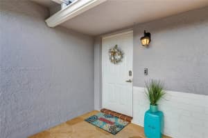 839 W Plantation Cir, Plantation, FL 33324, Sold 08/19/22