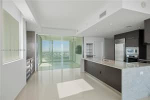 900 Biscayne Bay, 900 Biscayne Blvd, Miami, FL 33132, Sold 03/29/23