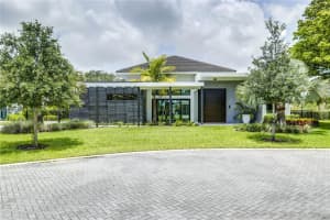 2617 Oak Park Dr, Davie, FL 33330, Sold 07/19/22