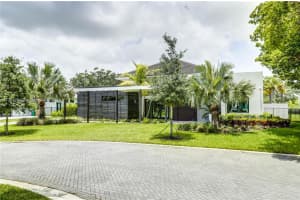 2617 Oak Park Dr, Davie, FL 33330, Sold 07/19/22