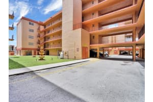 1850 W 56th St APT 2305, Hialeah, FL 33012, Sold 08/30/22