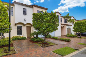 122 NW 209th Trail, Pembroke Pines, FL 33029, Sold 08/08/22