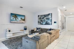 122 NW 209th Trail, Pembroke Pines, FL 33029, Sold 08/08/22