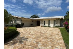 1910 NE 118th Rd, North Miami, FL 33181, Sold 06/20/22