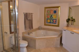 2011 N Ocean Blvd, Fort Lauderdale, FL 33305, Sold 10/21/22