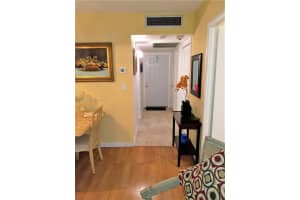 2223 Park Ln APT 211, Hollywood, FL 33021, Sold 07/25/22