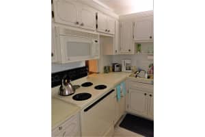 2223 Park Ln APT 211, Hollywood, FL 33021, Sold 07/25/22