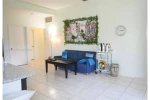 910 SW 86th Ave, Pembroke Pines, FL 33025, Sold 07/08/22