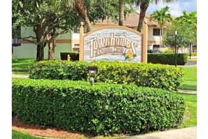 4266 SW 70th Terrace, Davie, FL 33314, Sold 08/26/22