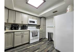 3390 Foxcroft Rd C310, Miramar, FL 33025, Sold 08/04/22