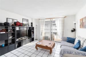 345 Ocean Dr APT 611, Miami Beach, FL 33139, Sold 09/19/22