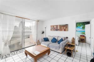 345 Ocean Dr APT 611, Miami Beach, FL 33139, Sold 09/19/22