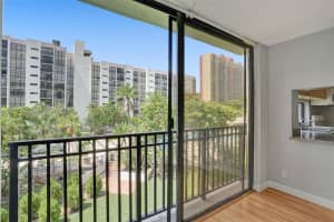 17011 N Bay Rd, Sunny Isles Beach, FL 33160, Sold 09/12/22