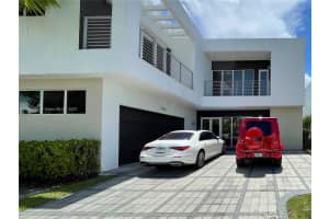 7560 NW 101st Ct, Doral, FL 33178, Sold 08/10/22