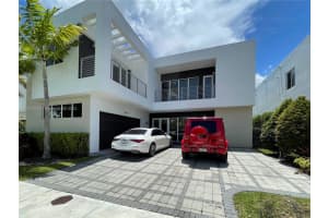 7560 NW 101st Ct, Doral, FL 33178, Sold 08/10/22