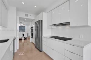 20281 E Country Club Dr APT 2209, Aventura, FL 33180, Sold 09/09/22