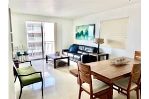 7280 SW 89th St, Kendall, FL 33156, Sold 08/01/22