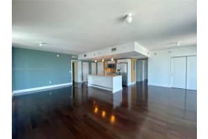 185 SW 7th St APT 2011, Miami, FL 33130, Sold 08/12/22