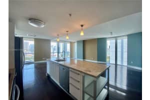 185 SW 7th St APT 2011, Miami, FL 33130, Sold 08/12/22
