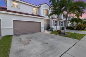 13235 NW 9th Ct, Pembroke Pines, FL 33028, Sold 08/02/22