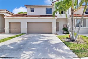 13235 NW 9th Ct, Pembroke Pines, FL 33028, Sold 08/02/22