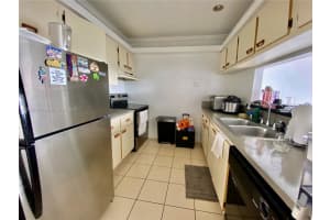 7601 E Treasure Dr PH 103, North Bay Village, FL 33141, Sold 09/08/22