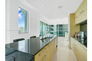 900 Biscayne Bay, 900 Biscayne Blvd APT 2412, Miami, FL 33132, Sold 07/14/22