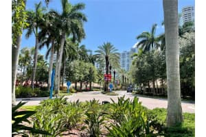 19195 NE 36th Pl #1401, Aventura, FL 33180, Sold 08/08/22