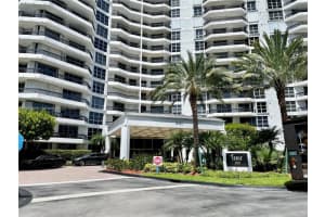 19195 NE 36th Pl #1401, Aventura, FL 33180, Sold 08/08/22