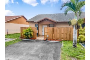 6778 NW 186th Ln, Hialeah, FL 33015, Sold 08/10/22