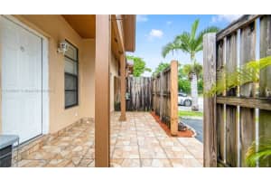 6778 NW 186th Ln, Hialeah, FL 33015, Sold 08/10/22