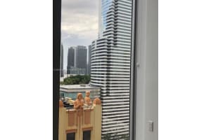 151 SE 1st St Apt 1605, Miami, FL 33131, Sold 08/12/22