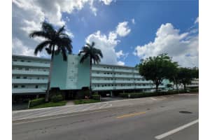 600 NE 14th Ave APT 521, Hallandale Beach, FL 33009, Sold 08/09/22