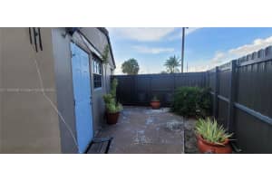 4960 SW 17th St, Fort Lauderdale, FL 33317, Sold 07/29/22