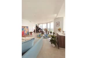 488 NE 18th St, Miami, FL 33132, Sold 01/13/23