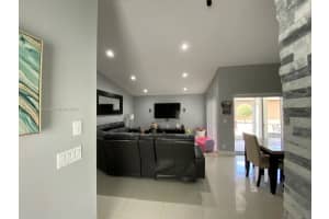 201 W Riverbend Dr, Sunrise, FL 33326, Sold 08/12/22