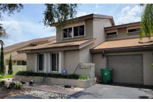 4070 SW 83rd Way, Davie, FL 33328, Sold 08/03/22