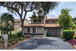 4070 SW 83rd Way, Davie, FL 33328, Sold 08/03/22