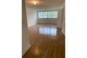 6135 NW 186th St APT 112, Hialeah, FL 33015, Sold 09/29/22