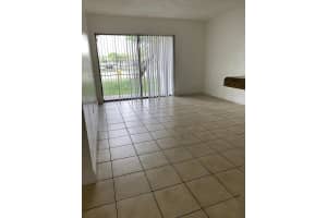 7160 NW 179th St APT 108, Hialeah, FL 33015, Sold 08/04/22