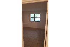 7220 NW 179th St, Hialeah, FL 33015, Sold 07/29/22