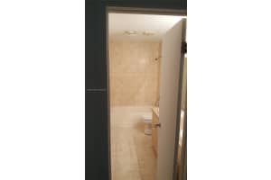 7220 NW 179th St, Hialeah, FL 33015, Sold 07/29/22