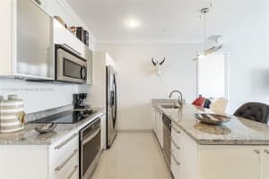185 SW 7th St APT 4406, Miami, FL 33130, Sold 08/26/22