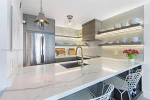 465 Ocean Dr, Miami Beach, FL 33139, Sold 11/04/22
