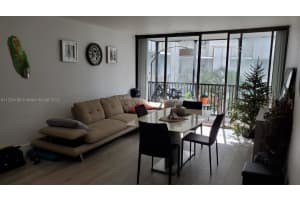 3401 N Country Club Dr 406, Aventura