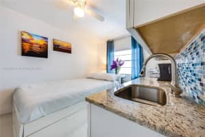 335 Ocean Dr, Miami Beach, FL 33139, Sold 11/04/22