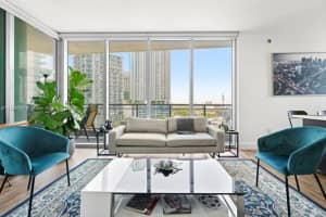 90 SW 3rd St APT 1213, Miami, FL 33130, Sold 08/18/22
