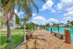 760 S Shore Dr, Miami Beach, FL 33141, Sold 09/11/22